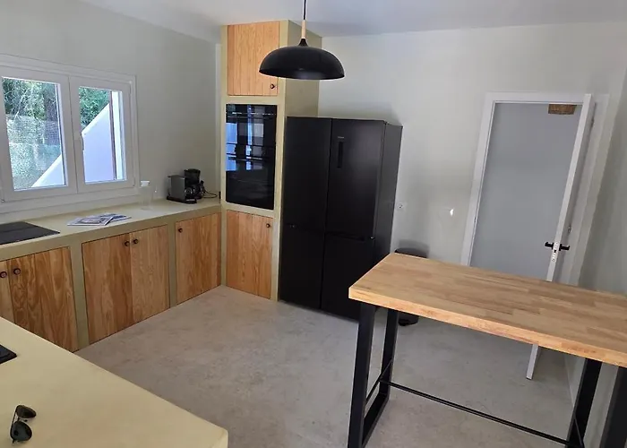 Villa Climatisée, Piscine Privée Et Grand Jardin